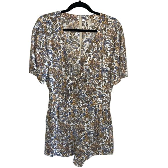 LOFT Beach Tie Front Floral Cut Out Rayon Romper Shorts Jumpsuit Size Medium - Picture 1 of 6